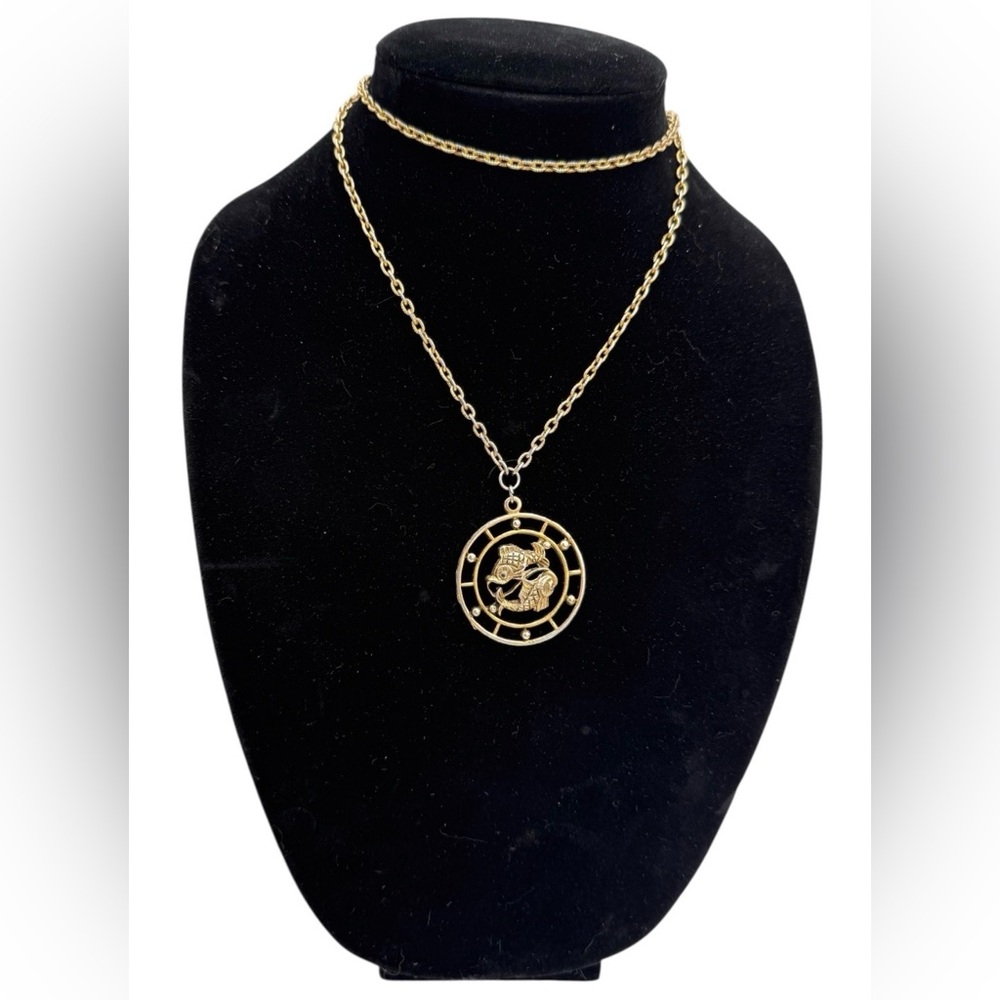 Vintage Pisces Signed Celebrity N.Y. Gold-Tone Fish Pendant Necklace - 50-70’s - Picture 3 of 5
